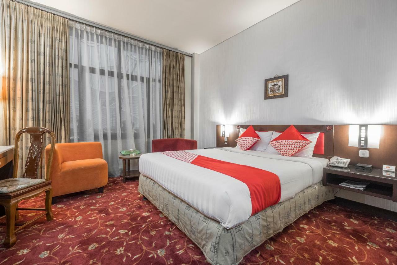 Oyo 821 Hotel Dinasti Makassar Ngoại thất bức ảnh
