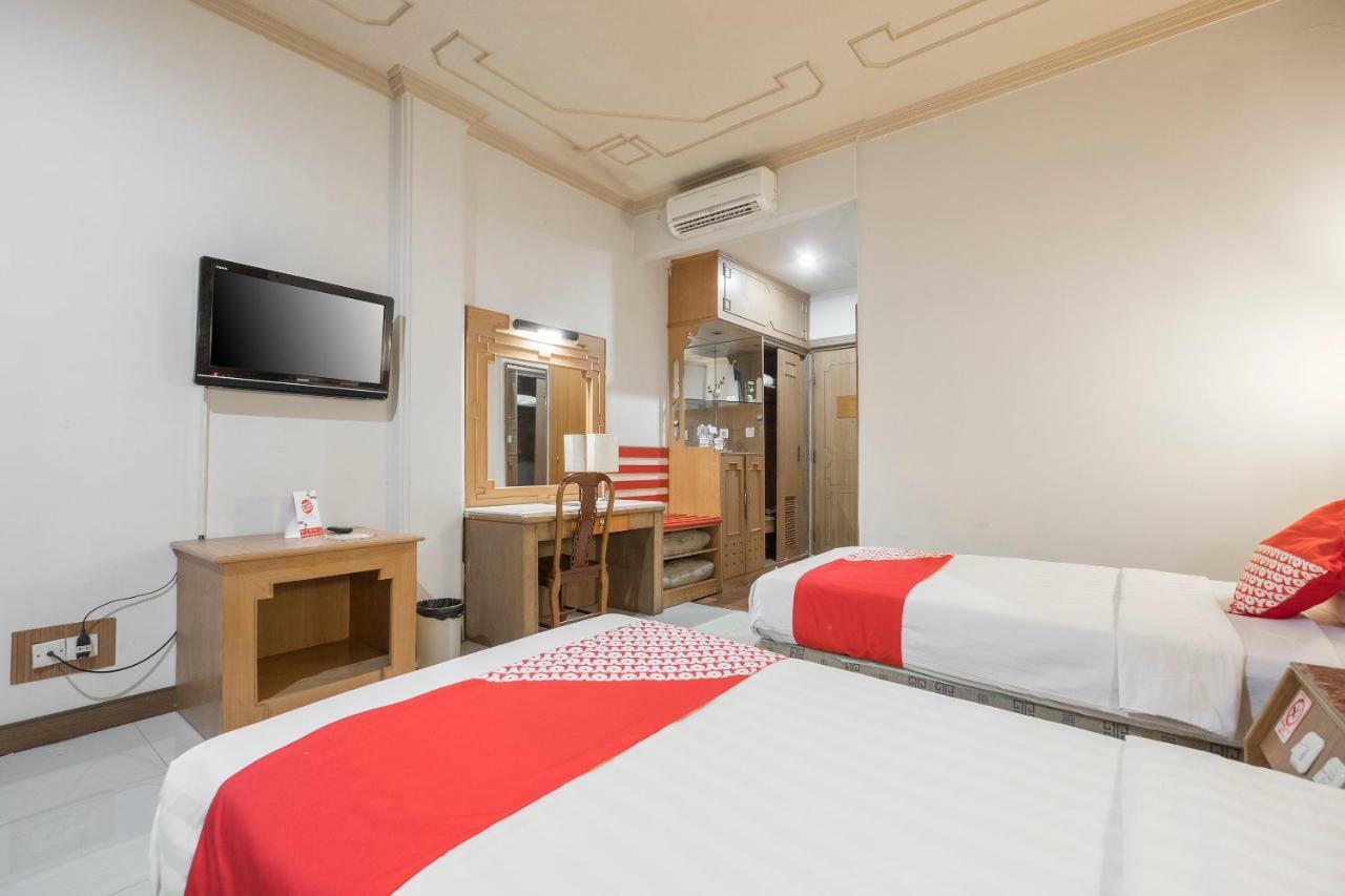 Oyo 821 Hotel Dinasti Makassar Ngoại thất bức ảnh