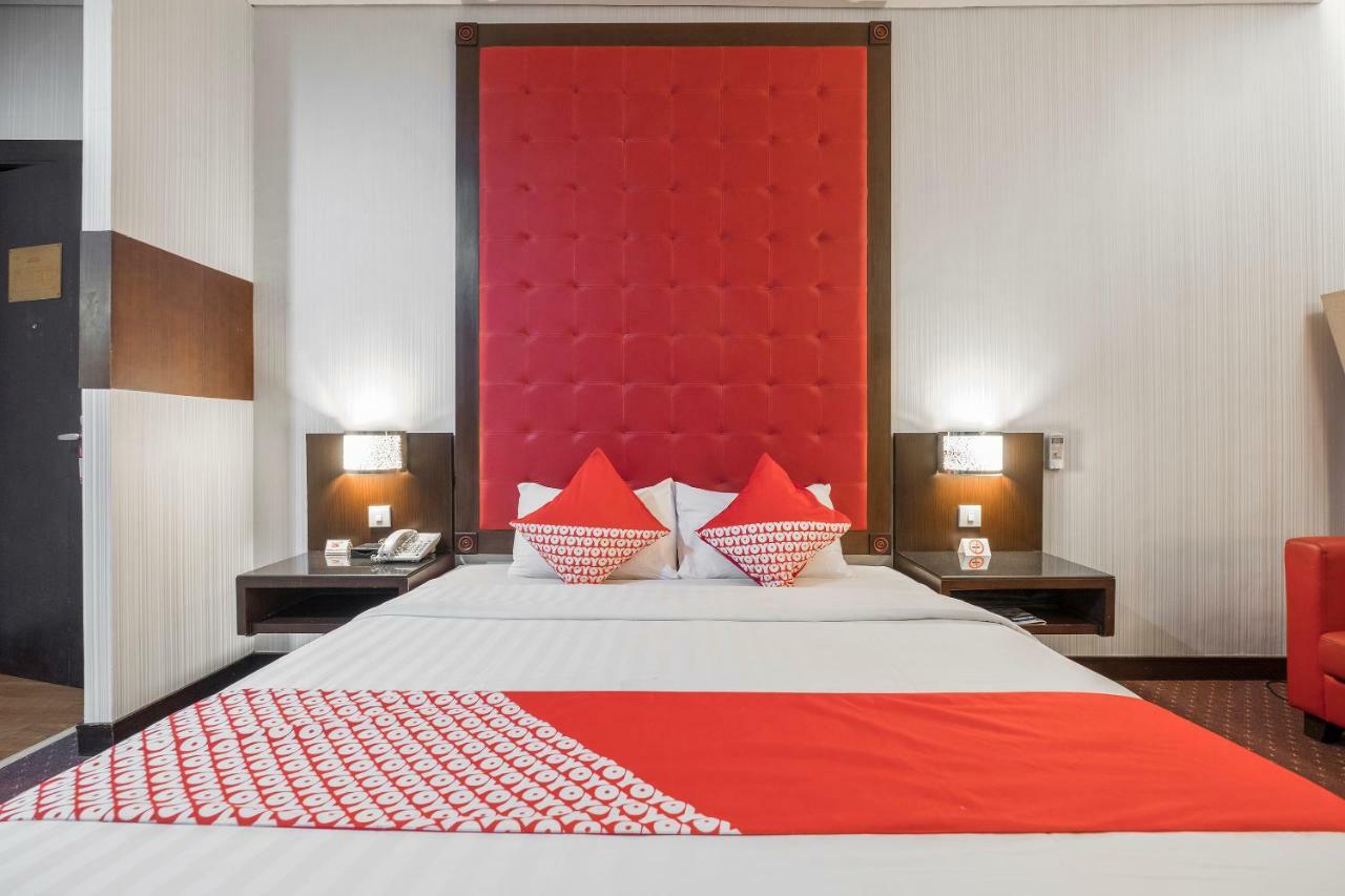 Oyo 821 Hotel Dinasti Makassar Ngoại thất bức ảnh