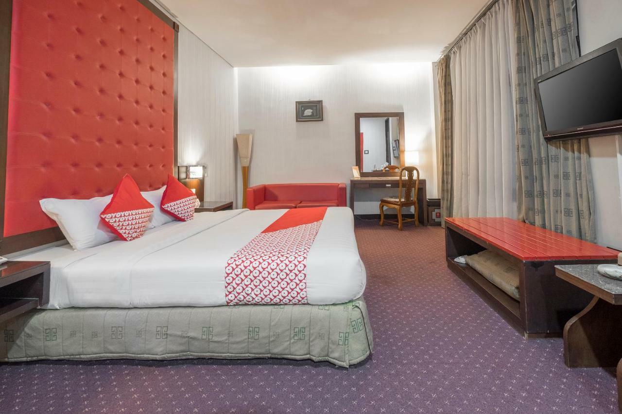 Oyo 821 Hotel Dinasti Makassar Ngoại thất bức ảnh