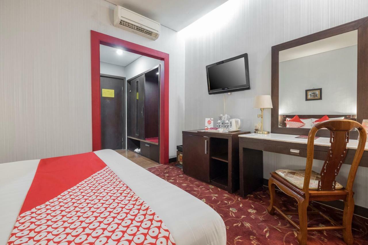 Oyo 821 Hotel Dinasti Makassar Ngoại thất bức ảnh