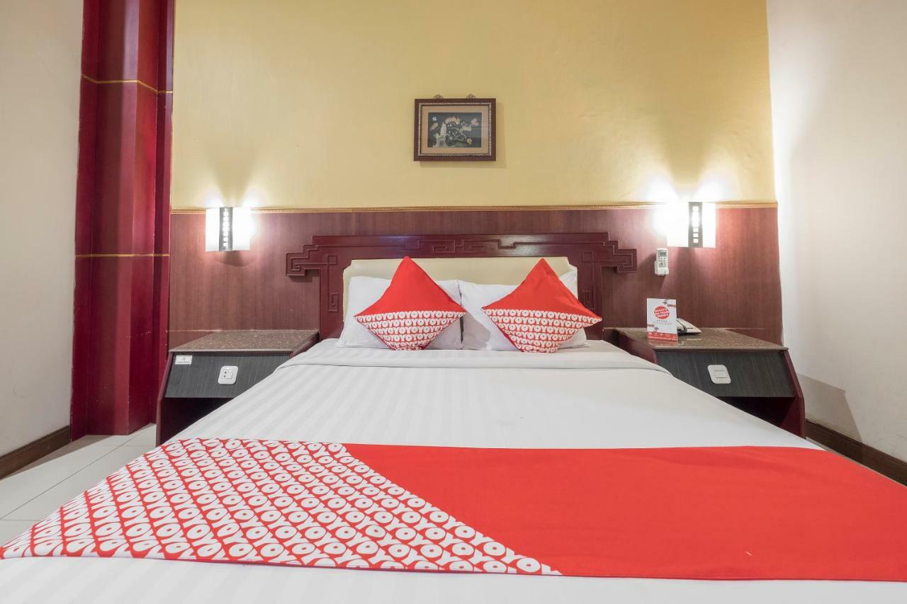 Oyo 821 Hotel Dinasti Makassar Ngoại thất bức ảnh