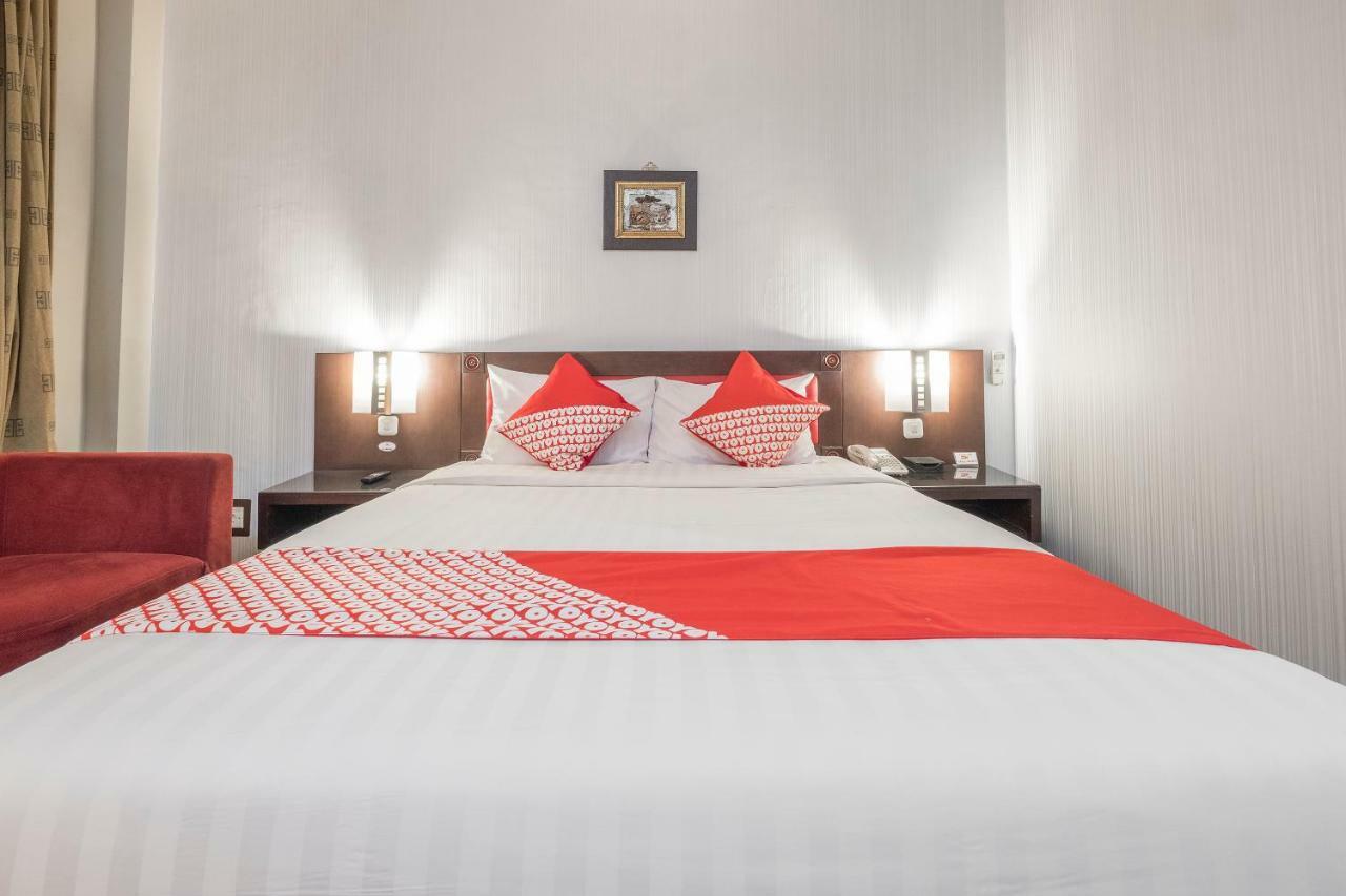 Oyo 821 Hotel Dinasti Makassar Ngoại thất bức ảnh