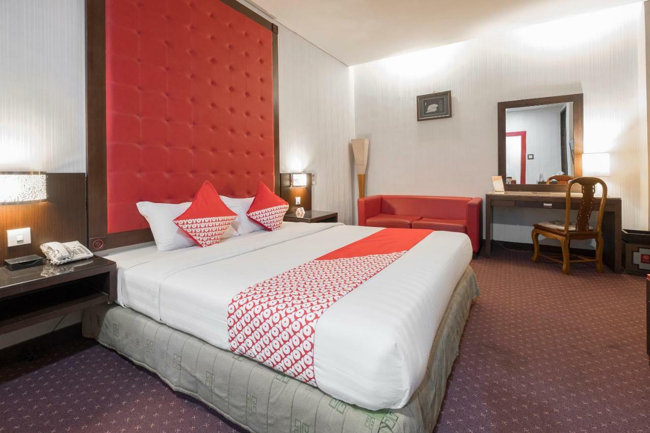 Oyo 821 Hotel Dinasti Makassar Ngoại thất bức ảnh