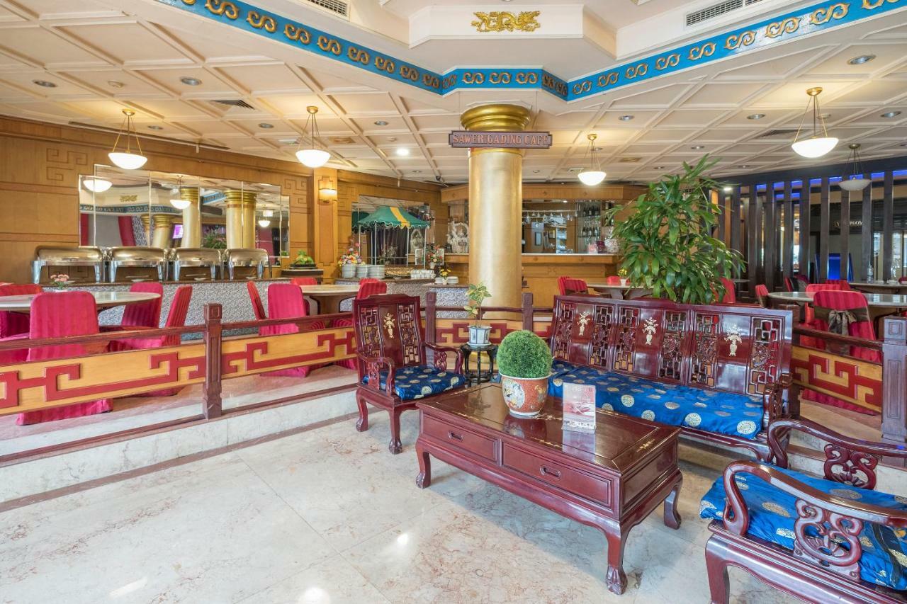 Oyo 821 Hotel Dinasti Makassar Ngoại thất bức ảnh