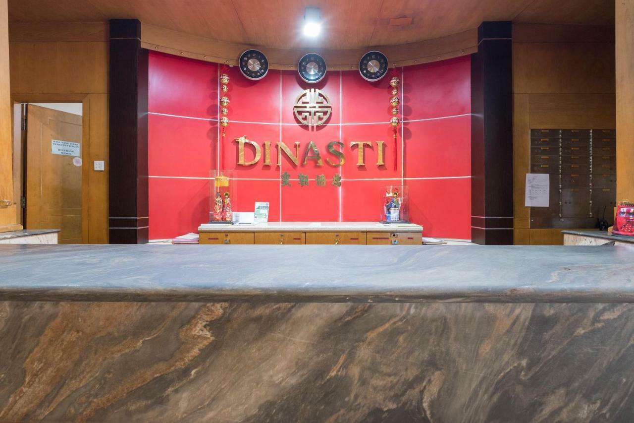 Oyo 821 Hotel Dinasti Makassar Ngoại thất bức ảnh